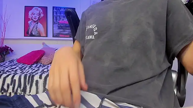 Živý XXX chat Benji23_