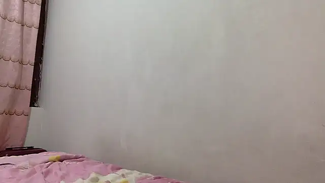 LatinDoll8 élő XXX-chatje