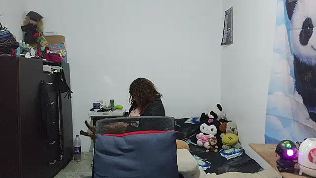 Živý XXX chat curly_greeneyed
