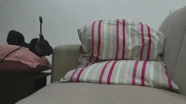 XXX chat uživo modela LouisKalima