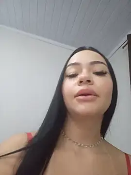 צ'אט XXX בשידור חי של Newhot__Rj