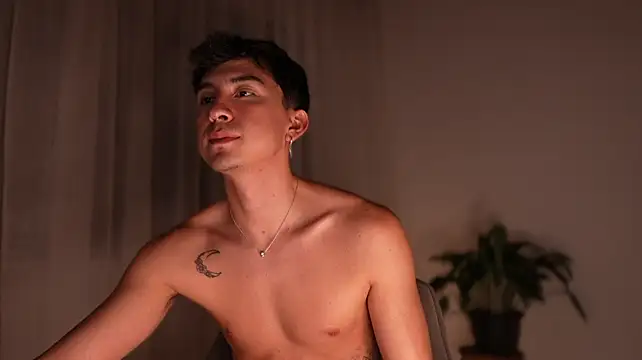 sweettaaron01's Live XXX Chat