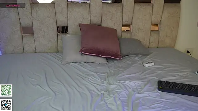aaron_bolt – Naživo XXX chat