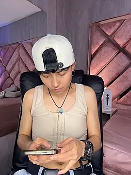 Chatroom XXX en direct de ian_mathias_