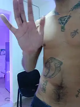 Chatroom XXX en direct de Niick01_