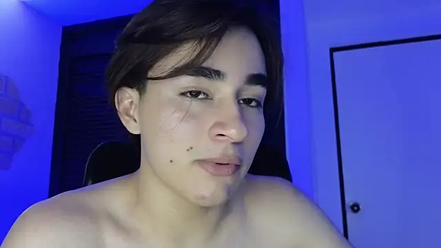 צ'אט XXX בשידור חי של Connorr_01