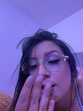 Melii_1 XXX чат на живо