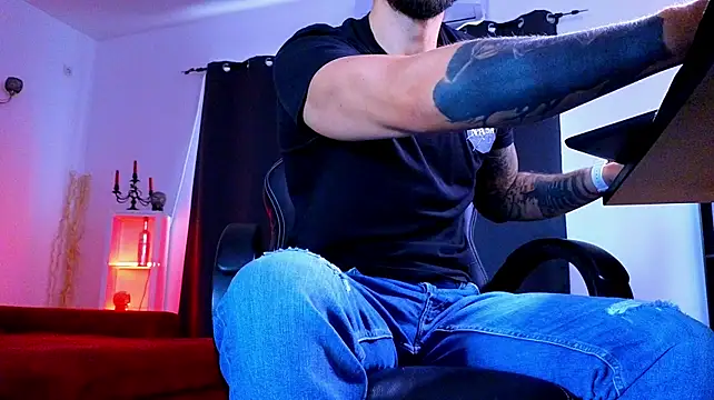 Онлайн чат XXX MightyAaron66