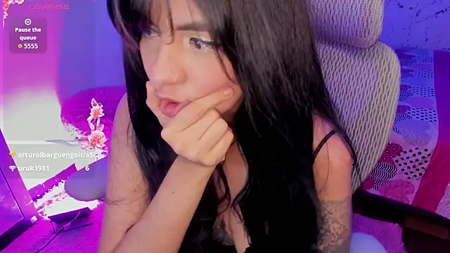 Chat +18 de elissa_iris ao vivo