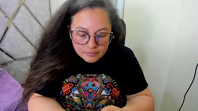SaraThonson_'s Live XXX Chat
