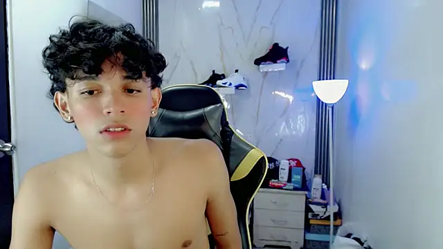 FUNNY_DICK_ Chat XXX in diretta