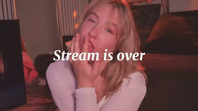 saint_trisha – Naživo XXX chat