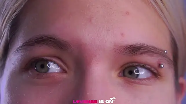 Chat XXX en directo de CammyYoula