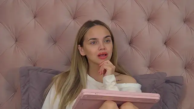 AnitaVenture Chat XXX in diretta