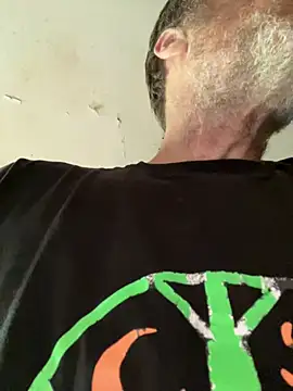 צ'אט XXX בשידור חי של Greg0ri73