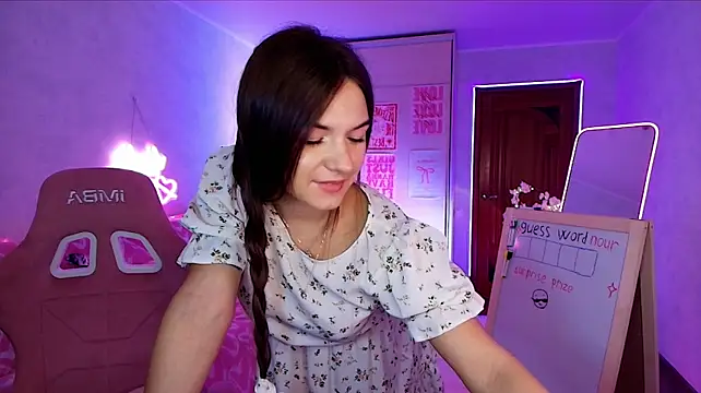luna_lust_212 Adlı Modelin Canlı XXX Sohbeti