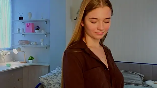 EffieFruin live XXX chat
