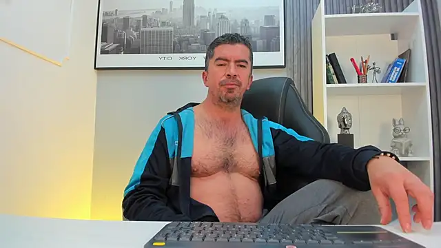 JuanKFit_45's Live XXX Chat