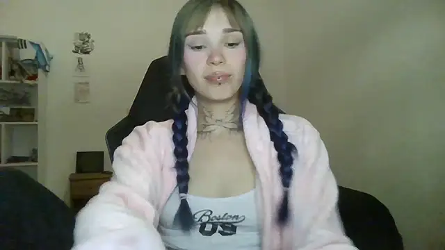 loletabb élő XXX-chatje