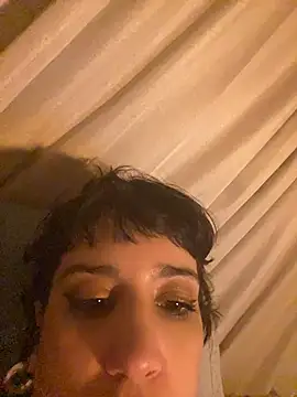 gattasromanxxe – Naživo XXX chat