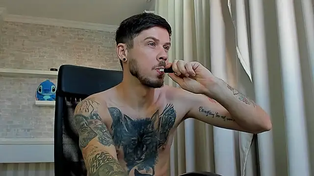 JonahShaw Live XXX-Chat