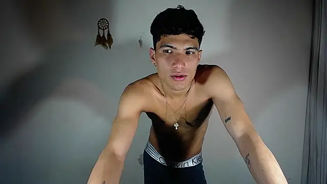Chat +18 de ANKENTH ao vivo