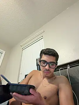 Chatroom XXX en direct de WavyAlloy30