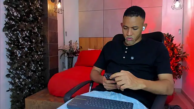 دردشة B_Wild الجنسية المباشرة