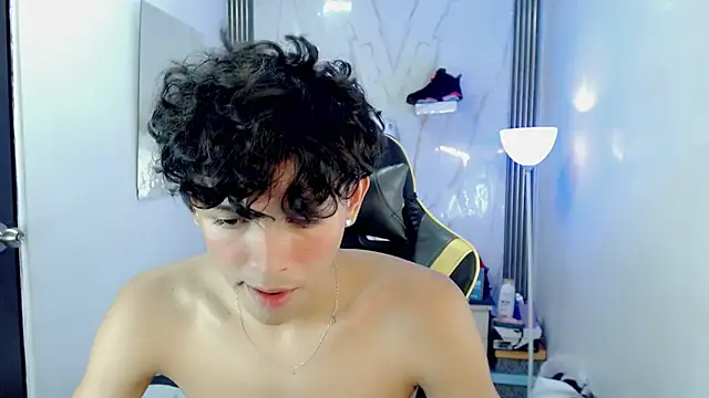 แชท XXX สดของ FUNNY_DICK_