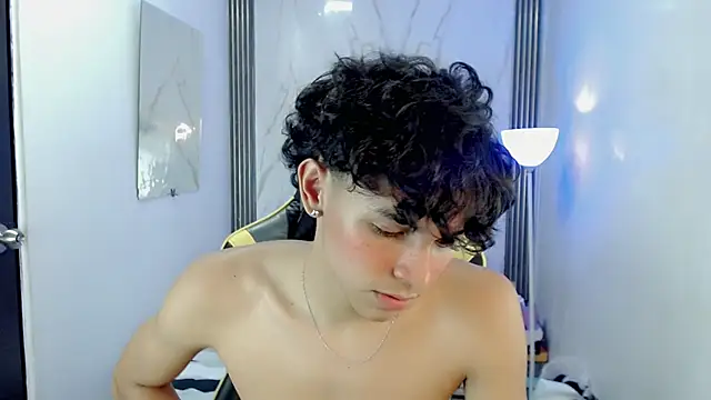 Chatroom XXX en direct de FUNNY_DICK_