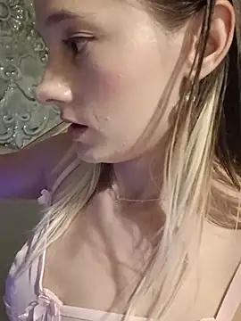 Chloe_StClaire's Live XXX Chat