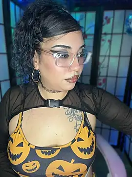 XXX chat uživo modela SakuraX24