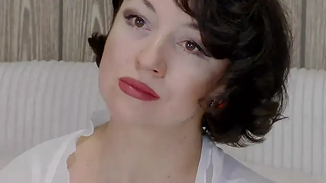 Chat XXX en directo de ClassyTinaa