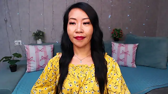 LiaPak's Live XXX Chat