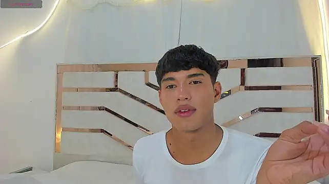 ADRIAN_LUUST Chat XXX live