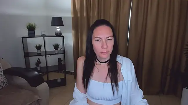 IngaRain Adlı Modelin Canlı XXX Sohbeti