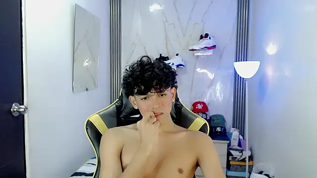 XXX chat uživo modela FUNNY_DICK_