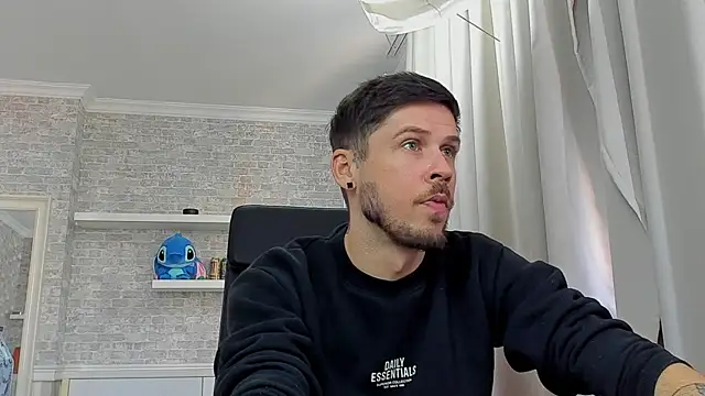 XXX chat uživo modela JonahShaw