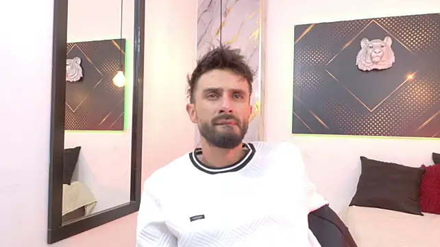 دردشة KingOfTemptation الجنسية المباشرة