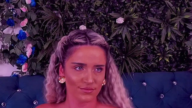 دردشة CherryMuse_ الجنسية المباشرة