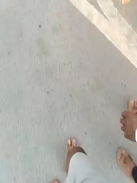RAYI_Queen_4: διαδικτυακό σόου στην κάμερα