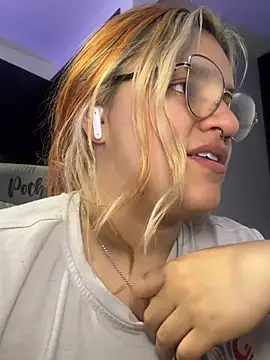 دردشة Sophia_Weest99 الجنسية المباشرة