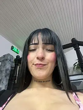 Marilyn_Rosex Adlı Modelin Canlı XXX Sohbeti