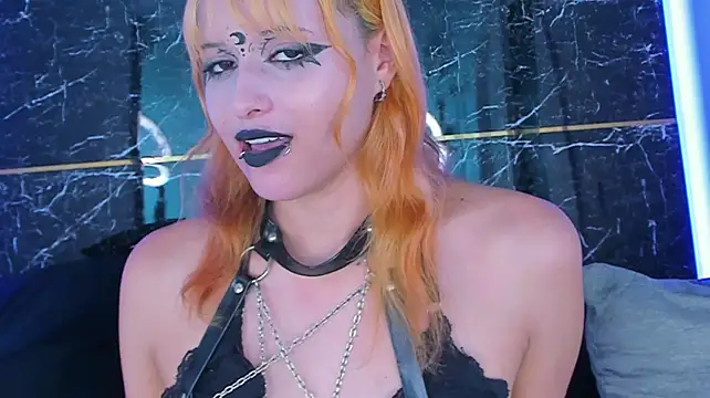 Živý XXX chat gothseraphine