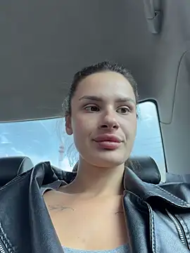 MiraReach's Live XXX Chat