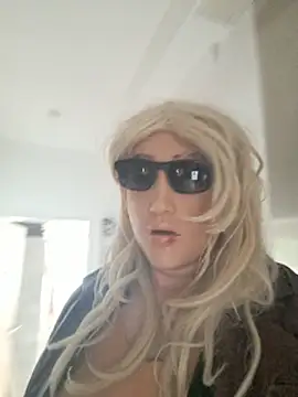 צ'אט XXX בשידור חי של CDHannahSub