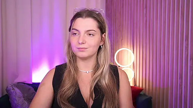 LucreciaStorm: απευθείας συνομιλία ΧΧΧ