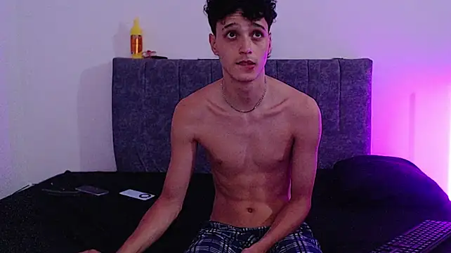 צ'אט XXX בשידור חי של hottie_couplee
