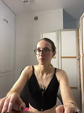 XXX chat uživo modela MartiniiSelenna