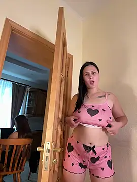 Chat XXX en directo de CherryBombs-